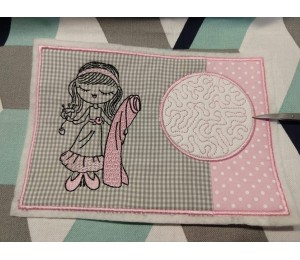 Stickserie ITH - Mug Rugs Sewing Girls